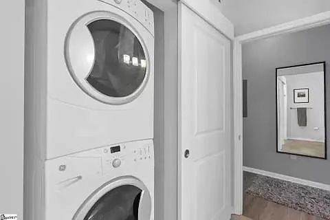 100 E Washington St #27 — Photo 7