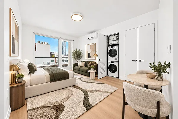 Bedroom, photo 1