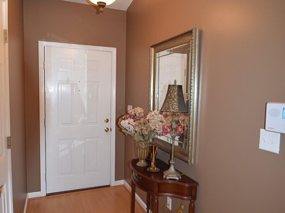 3rd image of 446 Meadow Lake Dr