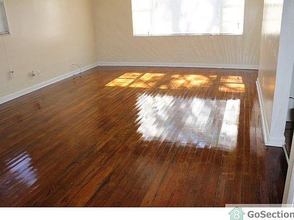 4th image of 2823 W 9th St