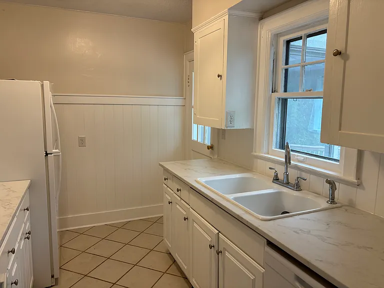 115 E Meadowbrook Dr — Photo 10