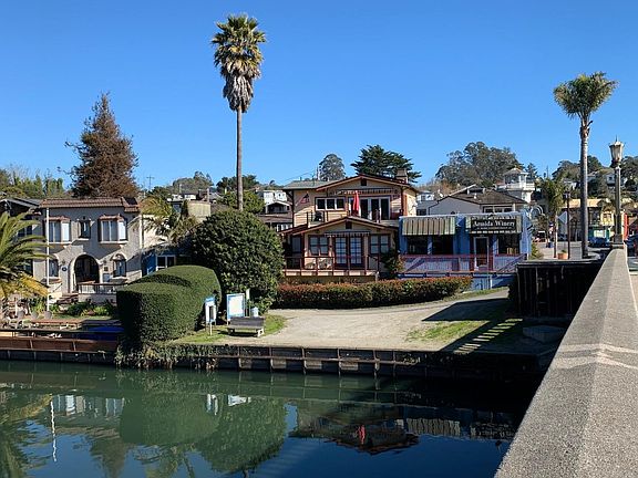 2nd image of 305 Riverview Ave