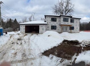 5031 Clintonville Rd, Clarkston, MI 48346