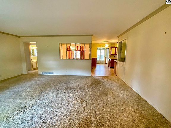 2nd image of 205 W 26th Ave