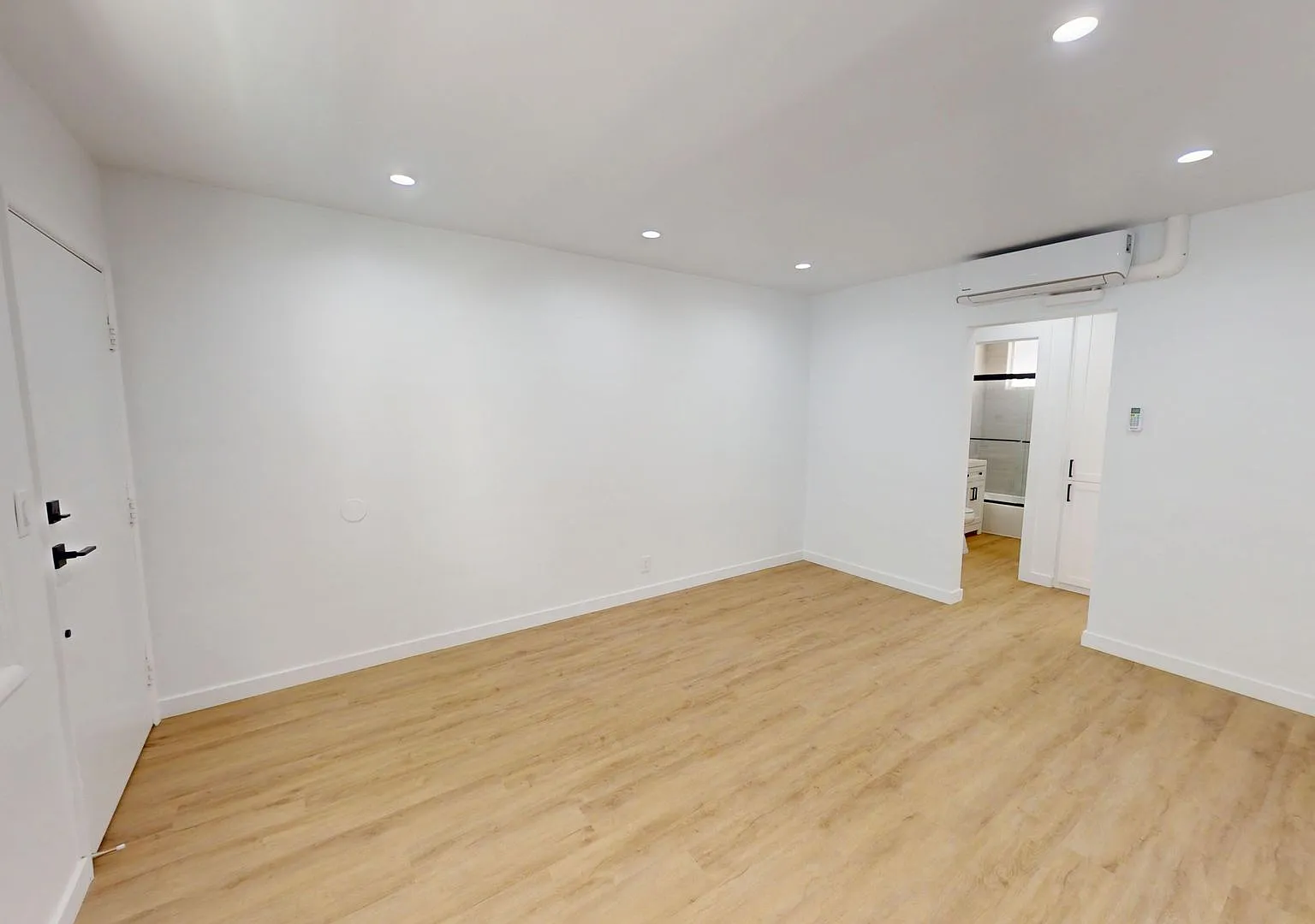 Welcome Home || Newly Upgraded Weho Apt || Free Rent! — Photo 4