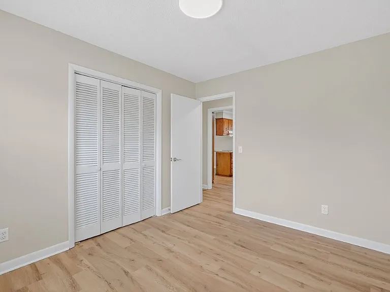 105 Kingwood Ave — Photo 18