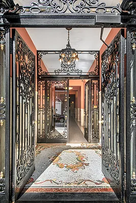 Sold by Compass | media 7