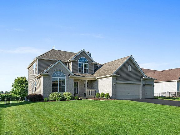 2nd image of 2561 Moutray Ln