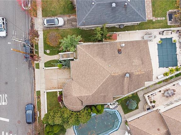 4th image of 156 N Pine Ter