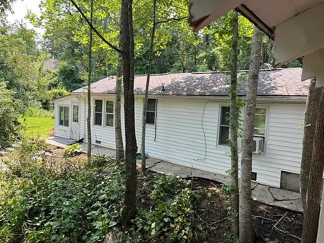 314 Jordan St — Photo 10