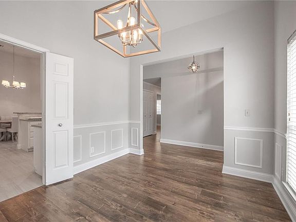 5th image of 507 Glenn Ln