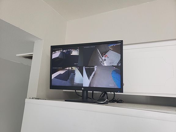 4th image of 1115 E Palmcroft Dr