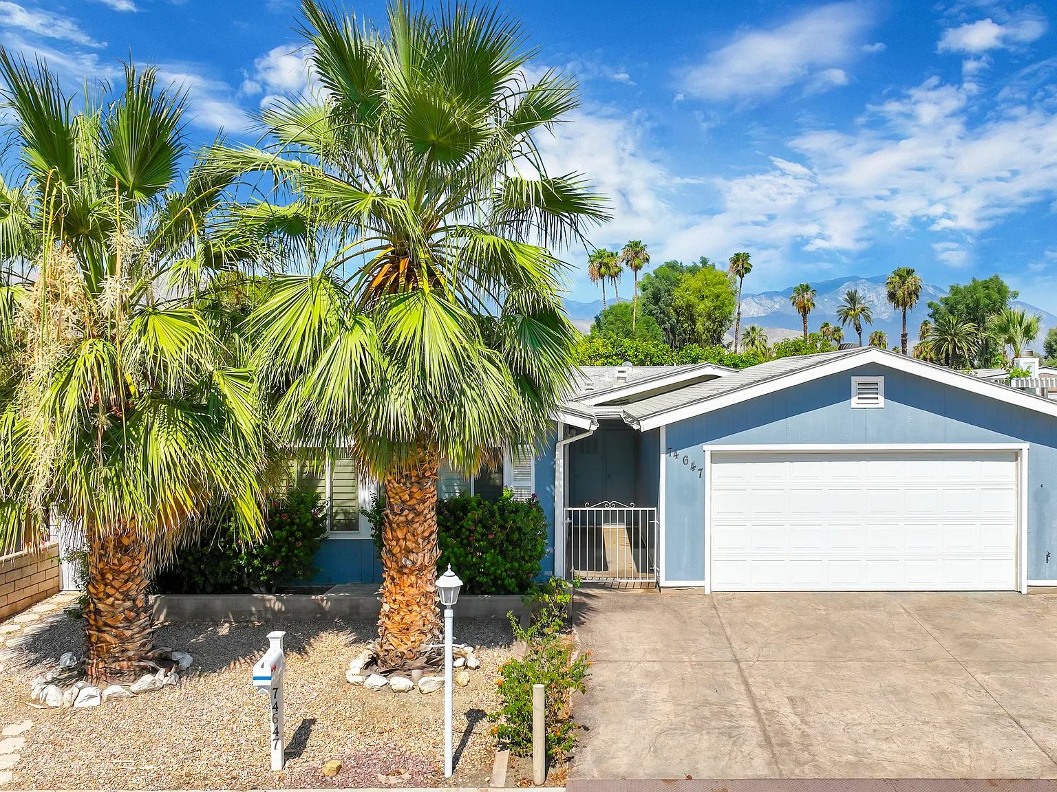 3 bed, 1700 sqft, $2,700 — Photo 1