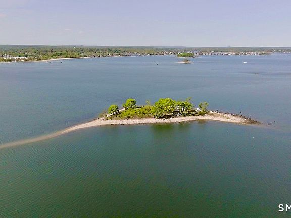 3rd image of Betts Island