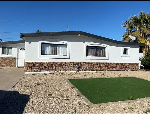 2218 E Arbor Cir Photo 1