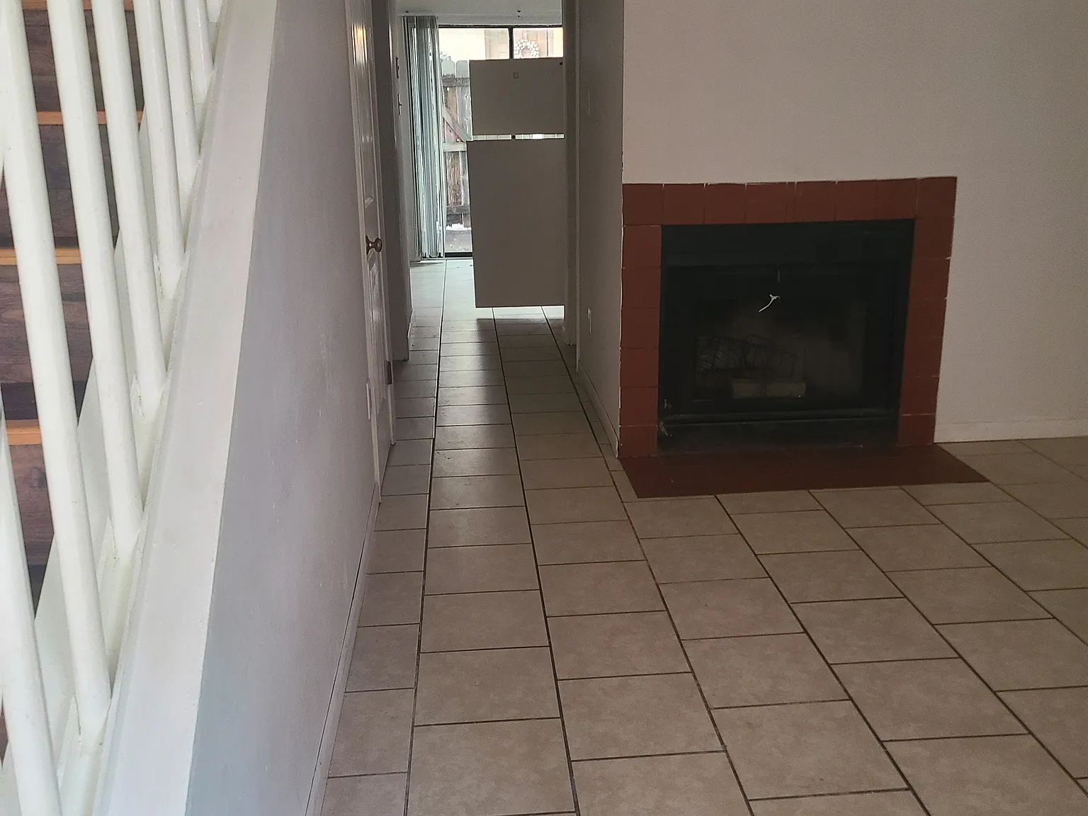2 bed, 1.5 bath, 1000 sqft, $990 — Photo 4