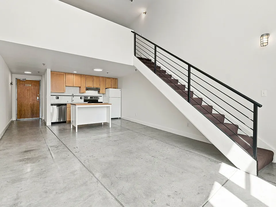 18 Bernice St #101