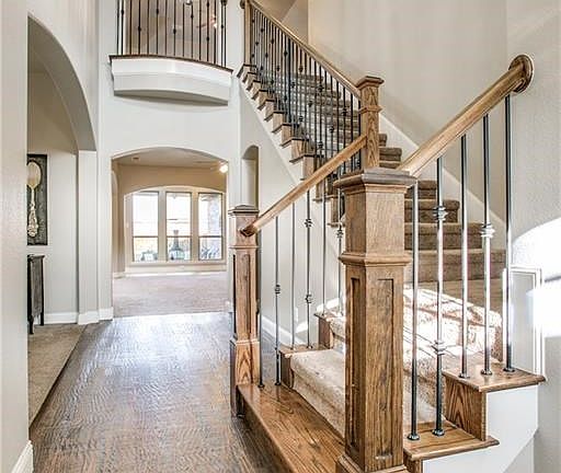 4th image of 1621 Post Oak Way