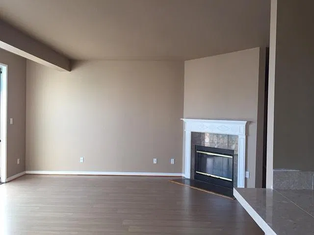 1 bed, 985 sqft, $1,950 — Photo 4
