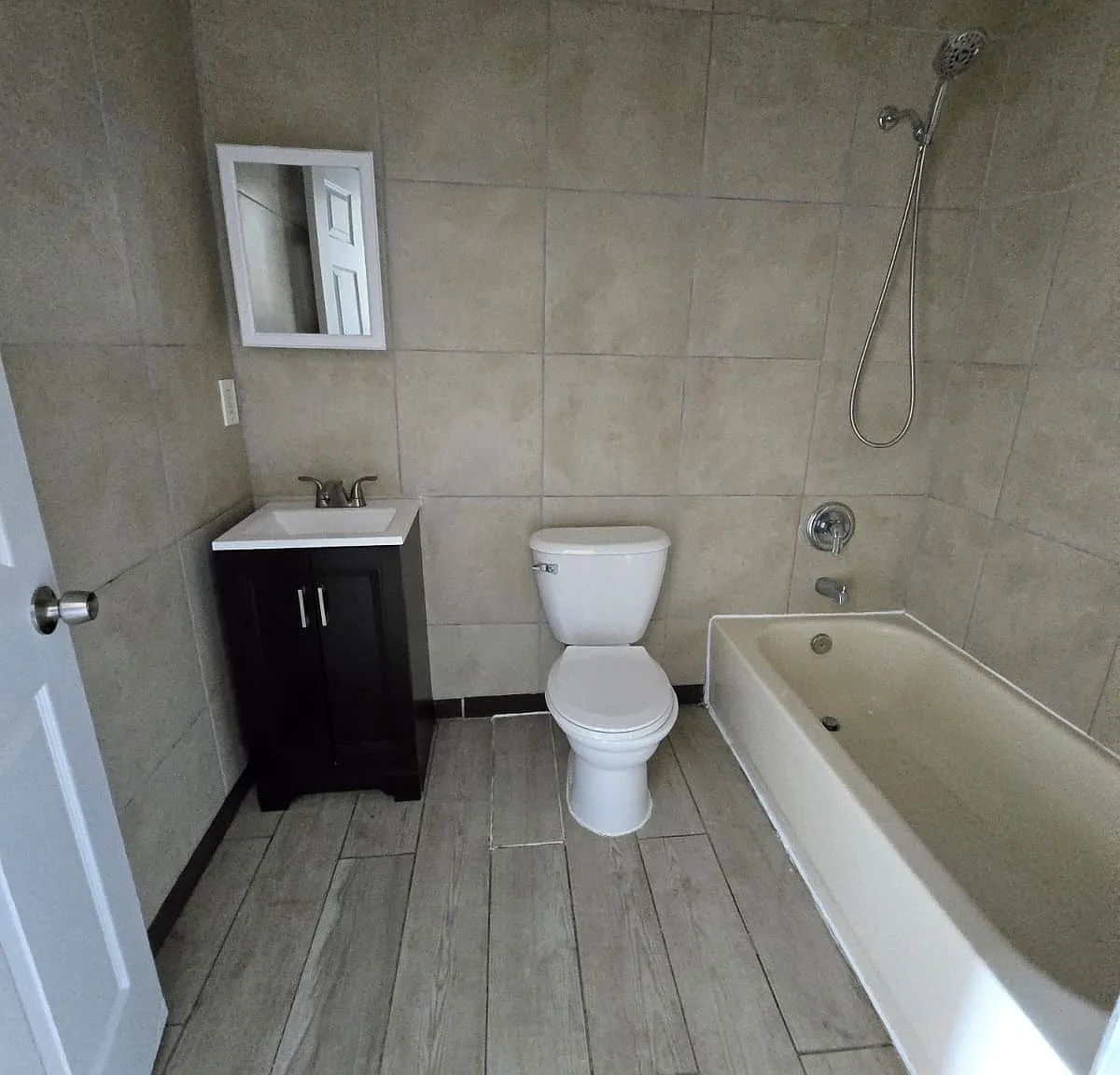 3 bed, $1,995 — Photo 3