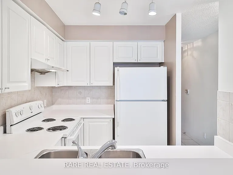 11 Lee Centre Dr #1016 — Photo 10