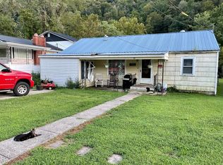 86 S Riverview Ln, Prestonsburg, KY 41653