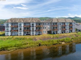 1108 N Holladay Dr #13, Seaside, OR 97138