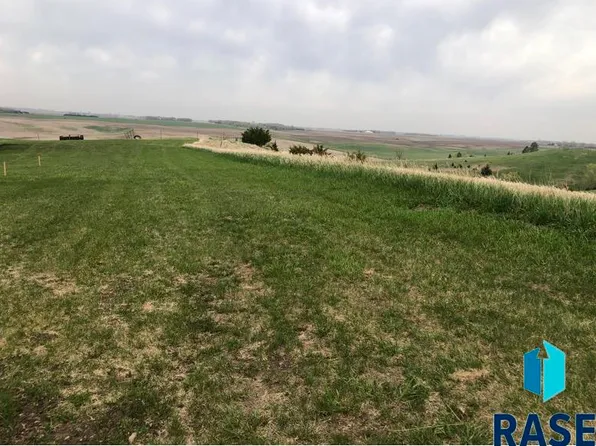 45288 Unique Ct, Canistota, SD 57012