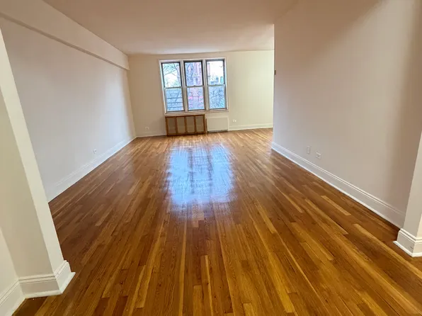 143-08 Roosevelt Avenue image 1 of 6