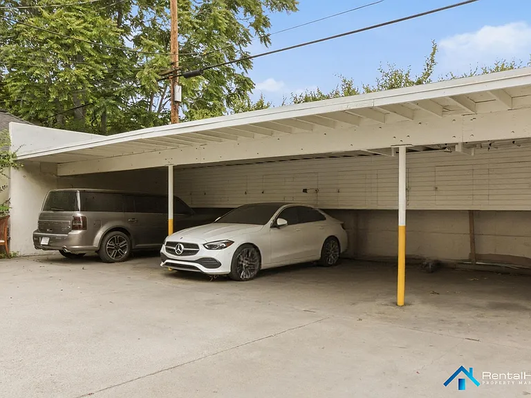 11555 Burbank Blvd #6 — Photo 14