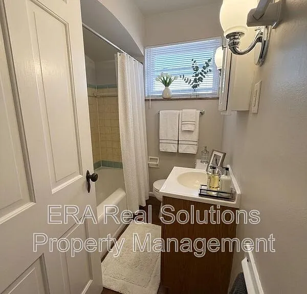 902 Kenwick Rd #D — Photo 6