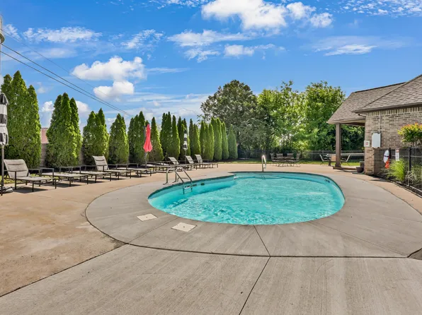 253 Dorchester Cir, Clarksville, TN 37043