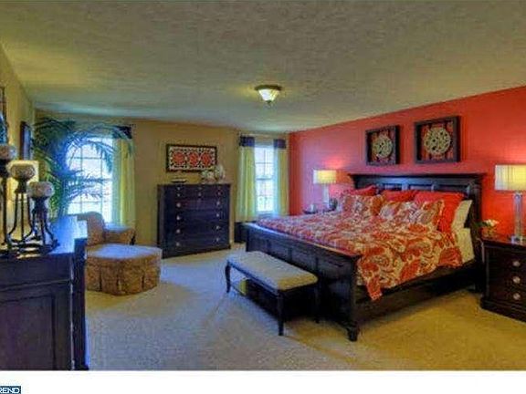 4th image of 275 Ann Dr