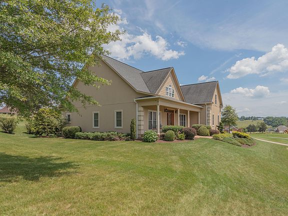 2nd image of 125 Woods Edge Dr
