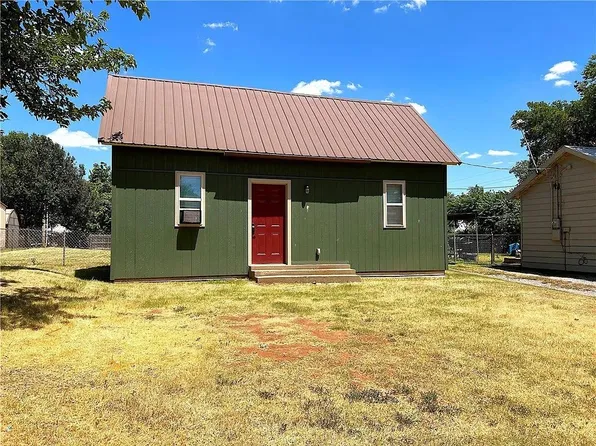 310 S Howard Ave, Elk City, OK 73644