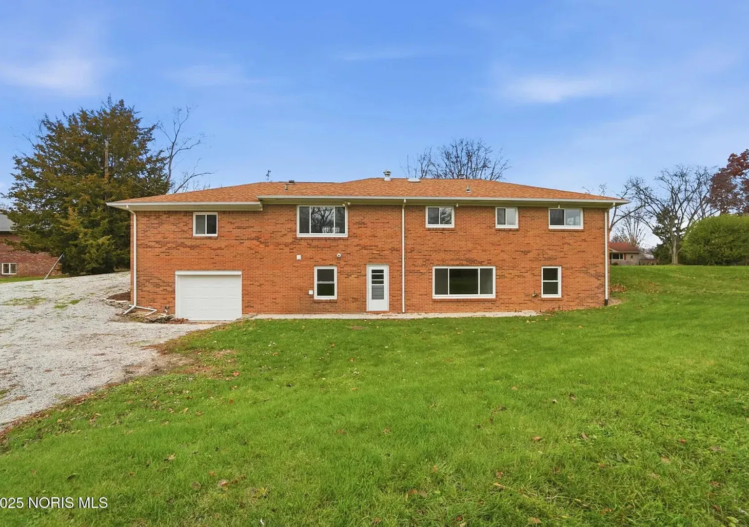 4BR Executive Corporate Home | Near Bowling Green | 3-Car Garage — Photo 3