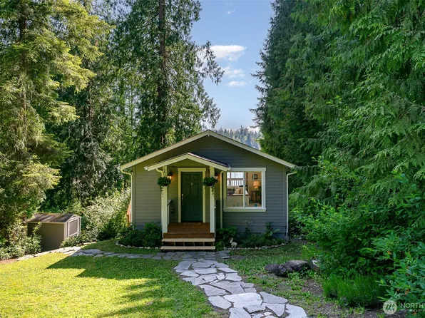 11009 E Lake Joy Drive NE, Carnation, WA 98014