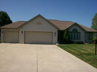 715 Riverview Dr, Kokomo, IN