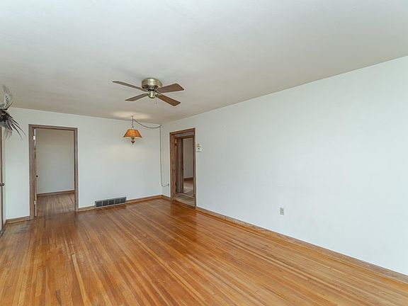 5th image of 207 South St