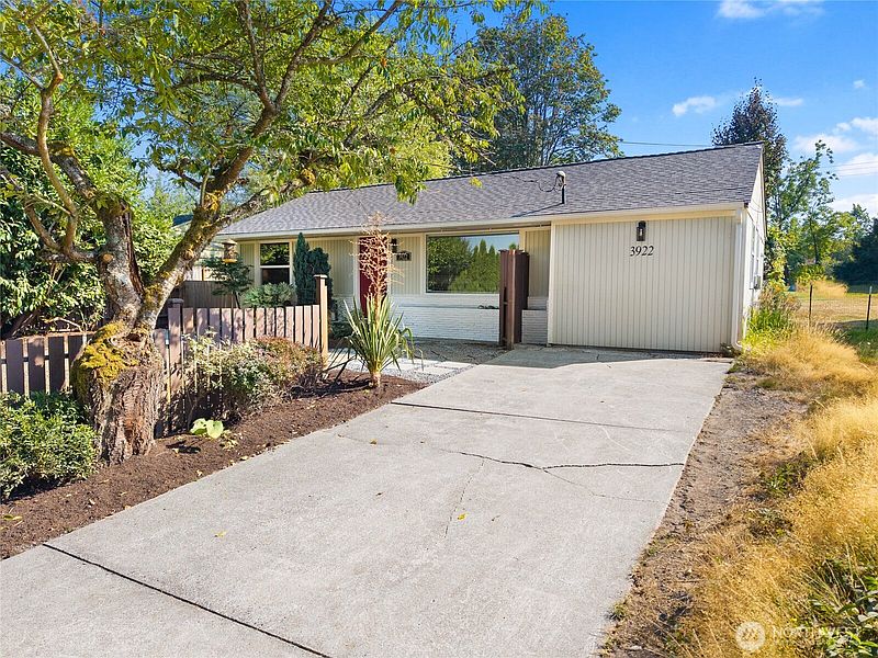 3rd image of 3922 214th Street SW