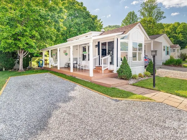161 Summer Place Dr, Waynesville, NC 28785