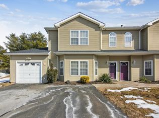 4 Sarahs Pl #4, Wallingford, CT 06492