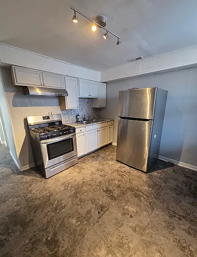 2704 E 77th St #2W Photo 1