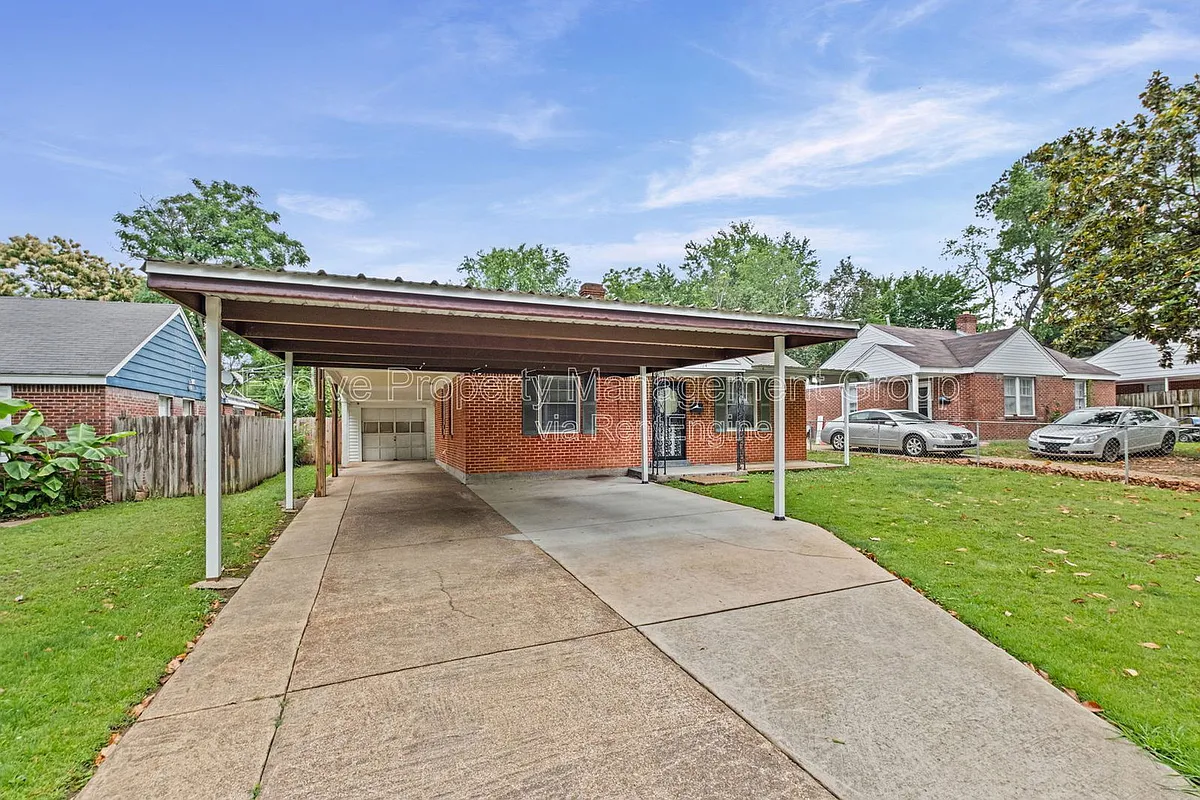 Building Photo - 1224 Bradbury Dr