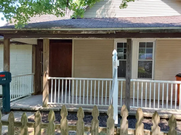 618 N Hathaway St, Winamac, IN 46996