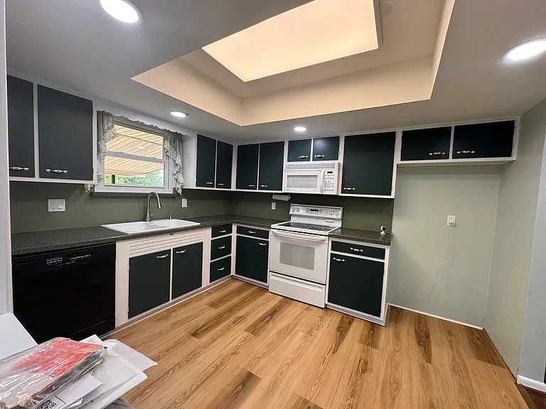 443 Bath Ave — Photo 9