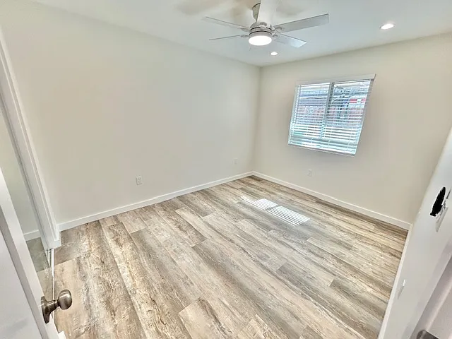 564 Florence St #6 — Photo 11