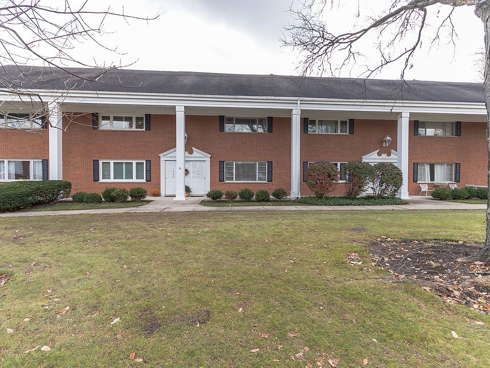 1st image of 1303 Chanticleer Ln #1303