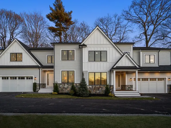 1058 Beacon St #2, Newton Center, MA 02459