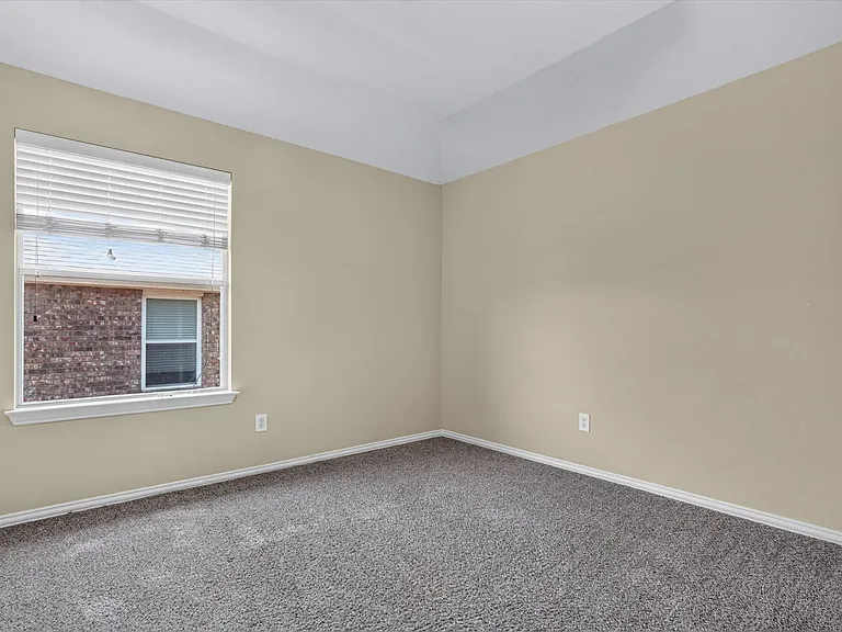 11945 Henderson Dr — Photo 26